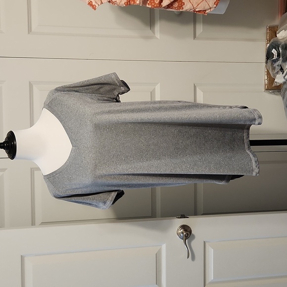 Grey performance tshirt - Picture 2 of 3